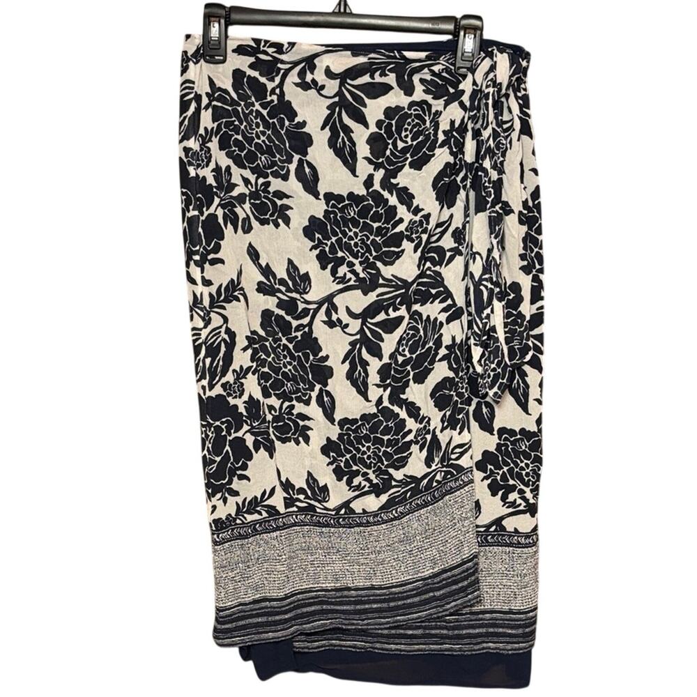 Talbots Black & Ivory Floral Wrap Skirt Size 10 Midi Career Cottagecore